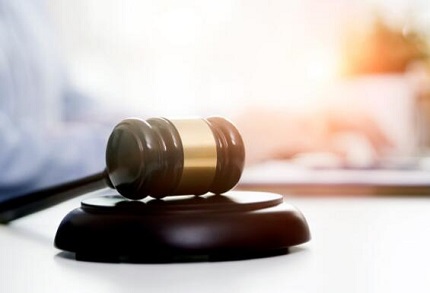 深圳公司非法解除劳动合同员工如何维权？赔偿金计算标准与维权步骤详解