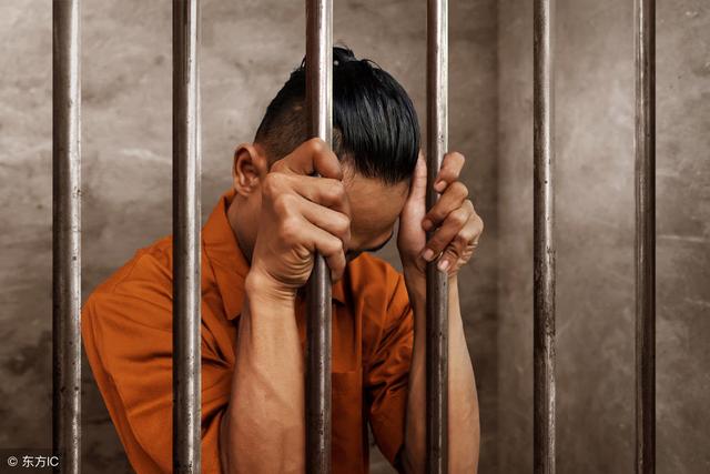 在监狱里，怎么做才能获得减刑？