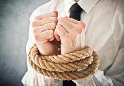 深圳企业非法解除劳动合同如何协商赔偿？员工维权指南与法律建议