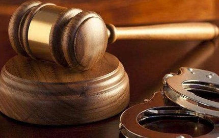 公司违法辞退员工怎么办？教你如何应对非法解雇维护自身权益索要赔偿金