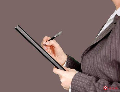 深圳老板拖欠工资怎么办？员工维权指南及法律途径全解析