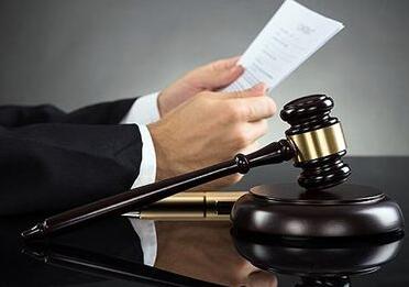 因涉嫌犯罪被刑事拘留怎么办？专业律师为您解析刑事拘留期限、取保候审条件及家属应对指南