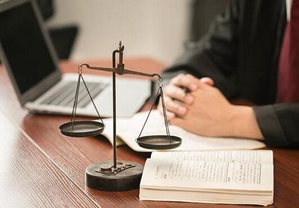 企业非法辞退员工如何维权？劳动法教你合法争取赔偿金