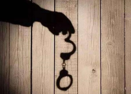 员工入职一个月未签劳动合同企业需承担哪些法律责任与风险