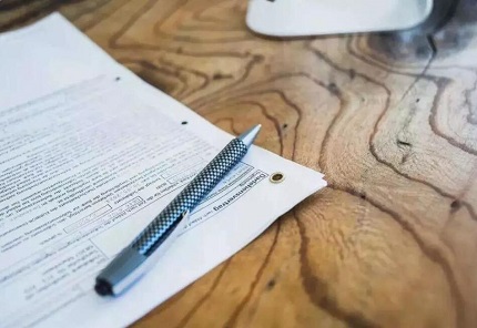 遭遇非法辞退如何维权赔偿？专业律师教你应对公司违法解除劳动合同的索赔技巧与法律途径