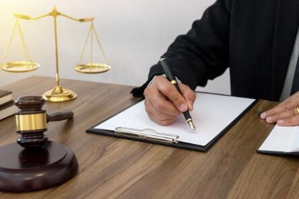 企业不给员工买社保的后果及合法用工解决方案