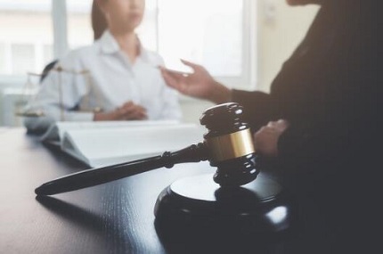 刑事拘留的法律后果及应对策略：专业律师解析如何保护自身权益