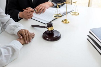 企业非法辞退员工如何维权？教你合法争取赔偿金与权益保护