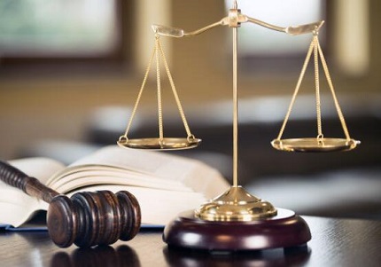 公司不给员工购买社保违法吗？员工权益受损如何维权？企业不交社保的法律风险与后果详解