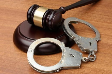 公司违法解除劳动合同员工如何维权索赔？详解非法解雇赔偿金计算与维权步骤