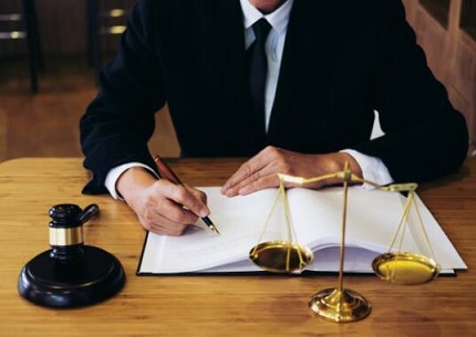 资深刑事辩护律师专业团队为您提供全方位法律保障有效维护当事人合法权益