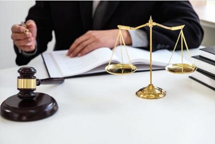 工伤赔偿找专业律师维权 工伤认定与赔偿标准咨询 工伤事故法律援助 工伤律师在线解答