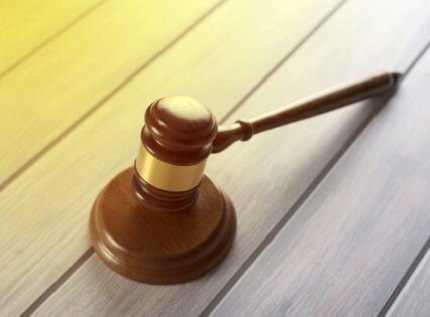 公司非法解除劳动合同怎么办？员工必看维权指南与赔偿标准解析