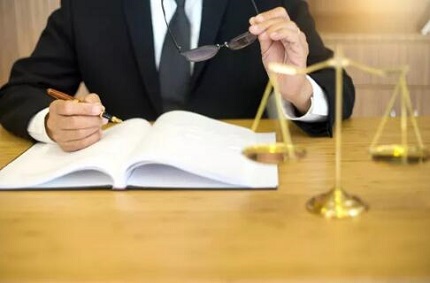 打官司收费多少合理了解诉讼费用标准避免被坑律师收费指南