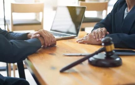 企业非法辞退员工如何维权？教你合法争取赔偿金与权益保护