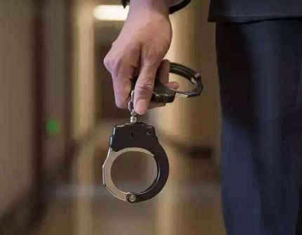 刑事诉讼律师专业辩护团队，资深刑事律师一对一为您提供无罪辩护、罪轻辩护及取保候审等全方位法律服务