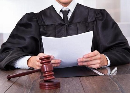 刑事律师专业辩护团队：高效解决各类刑事案件维护当事人合法权益