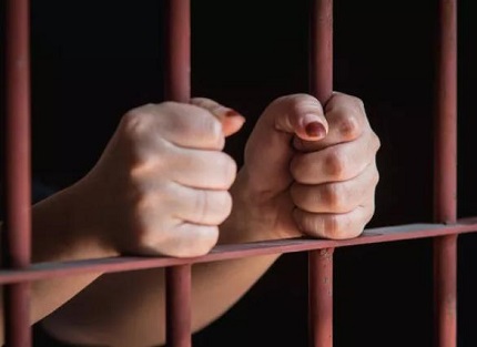 企业非法解除劳动合同员工如何维权索赔及法律赔偿标准解析